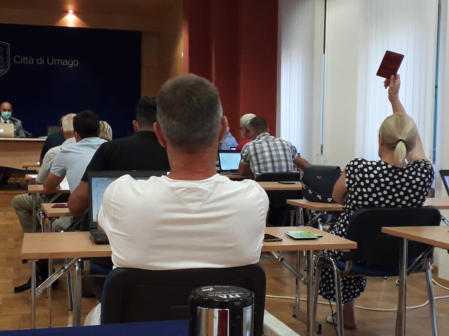 Umag : Slučaj Saning. Vijećnica Mersada Mima Borić hrabro ukazala na kriminalne radnje. „Neću za ovo glasati!“